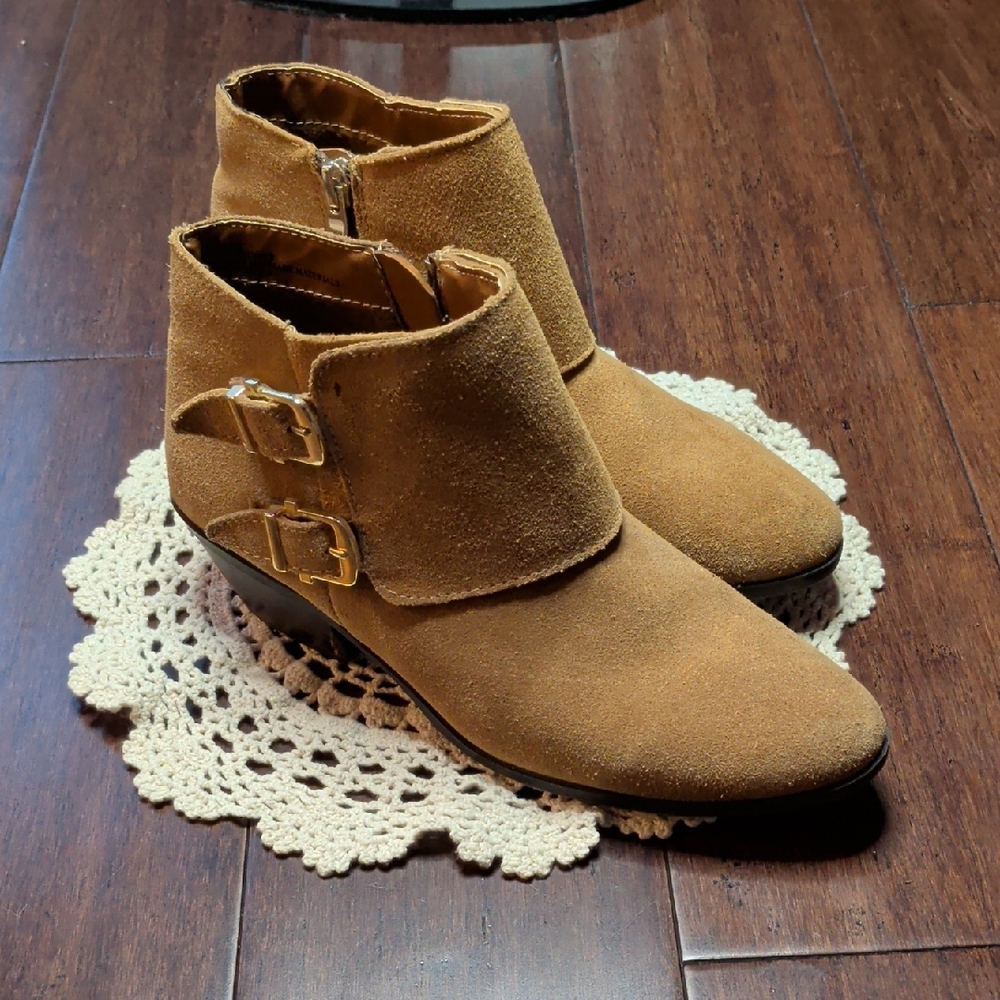 Apri By Italian Shoemakers Suede Buckle Ankle Booties in Tan